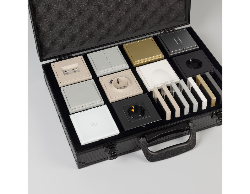 Демо-кейс WRA-CASE-MTL2-BK-V8 (NOBE, OMALI) (Arlight, Металл)